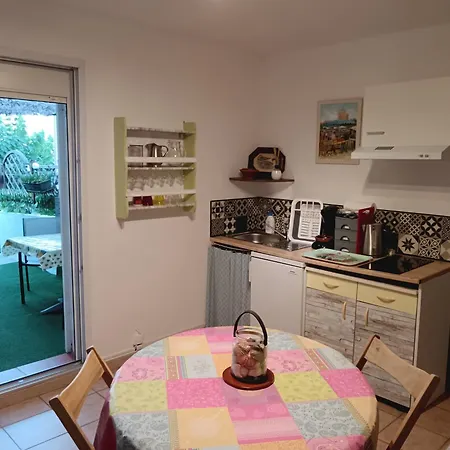 Bed and Breakfast Les Flamants, Climatisation, Avec Vue Imprenable Sur Les Etangs, Petit Dejeuner Offert Σαιντ-Μαρί-ντε-λα-Μερ